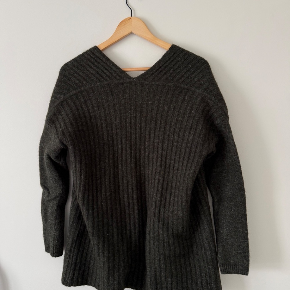 Dark Green Ribbed Knit Cardigan (size medium) - Picture 3 of 4